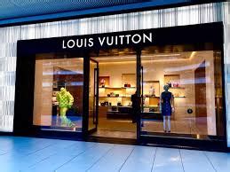 operations specialist louis vuitton salary|louis vuitton job salary.